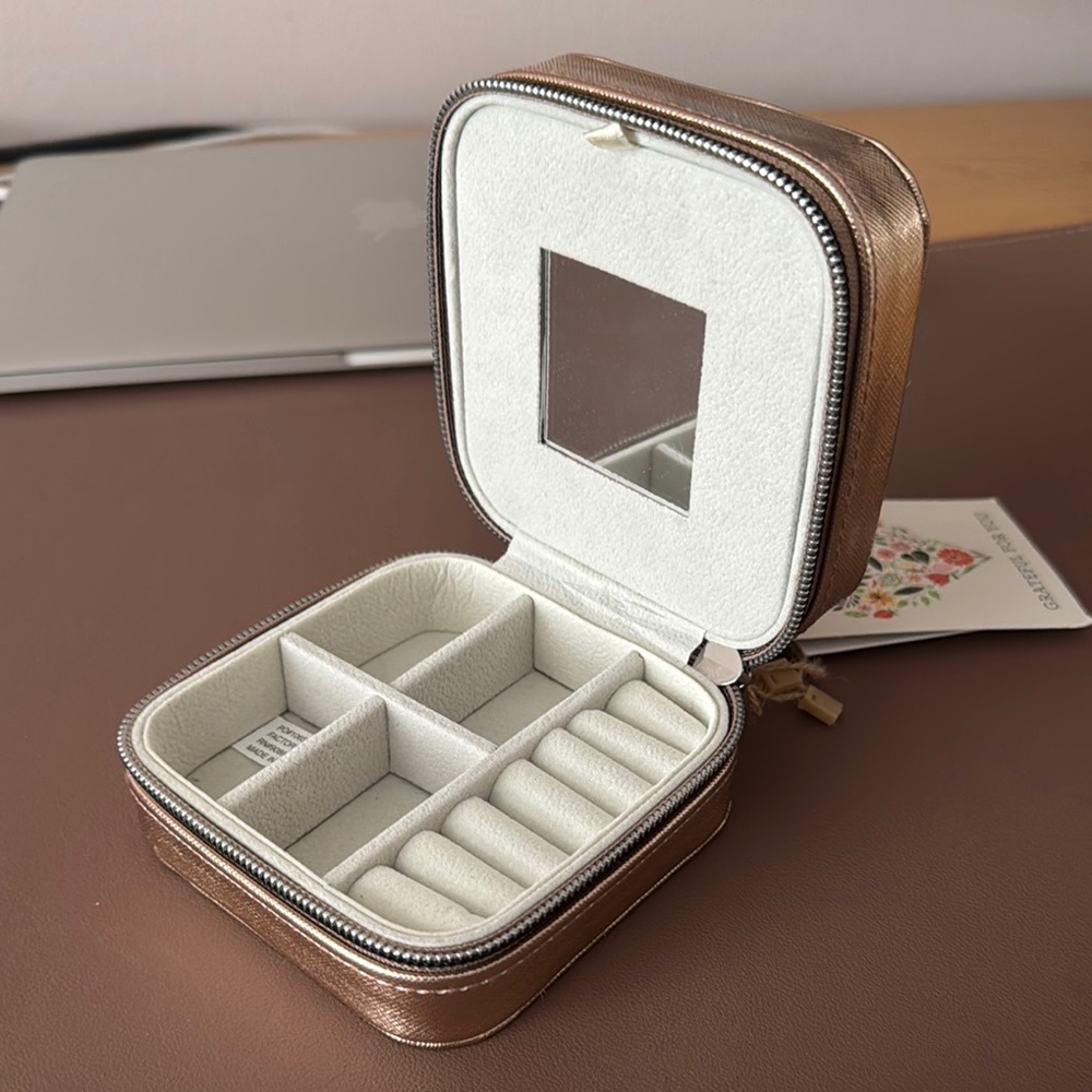 Joan & David Small Jewelry Case